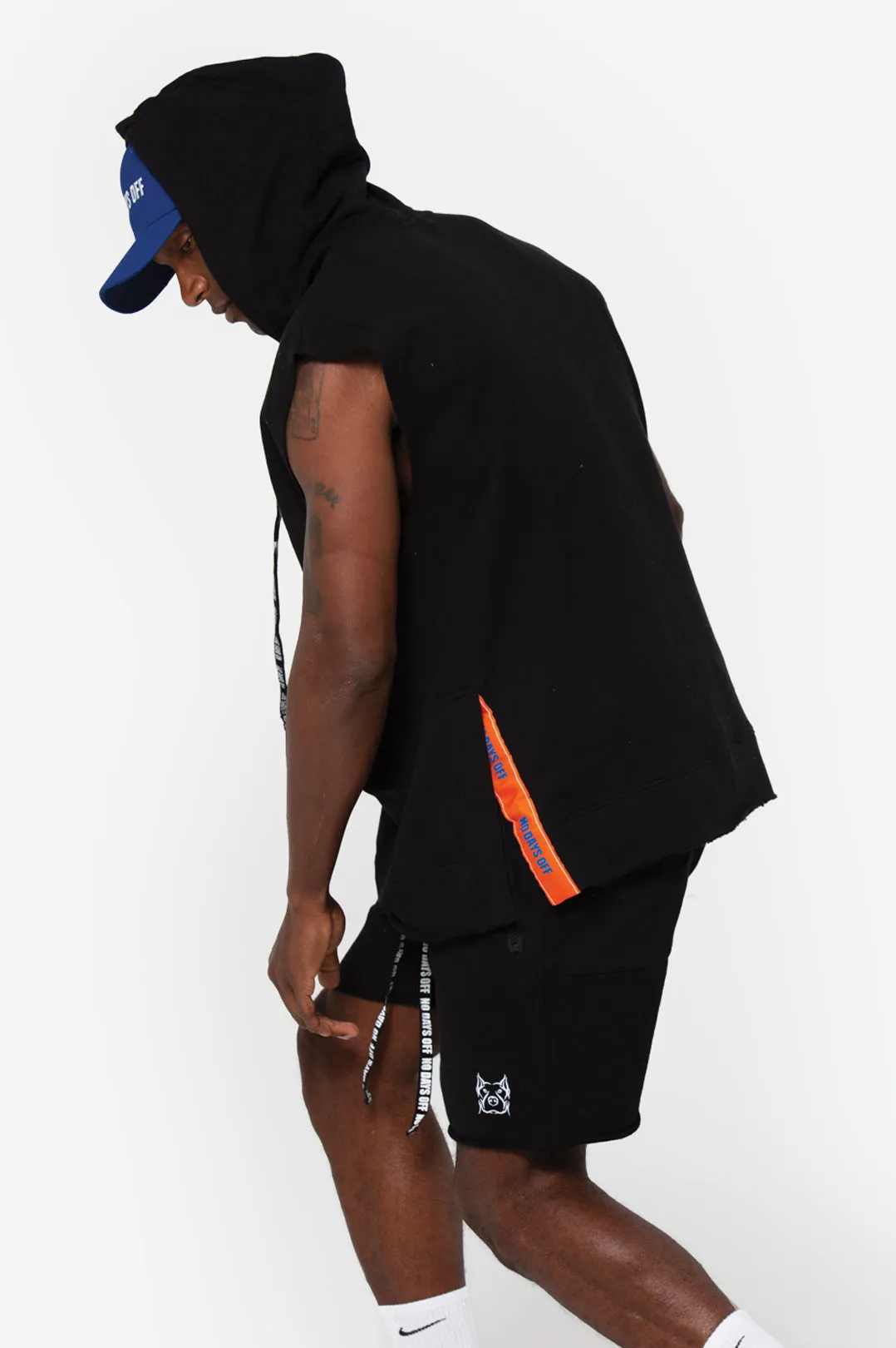 MEN'S SLEEVELESS LIGHTWEIGHT FLEECE HOODIE