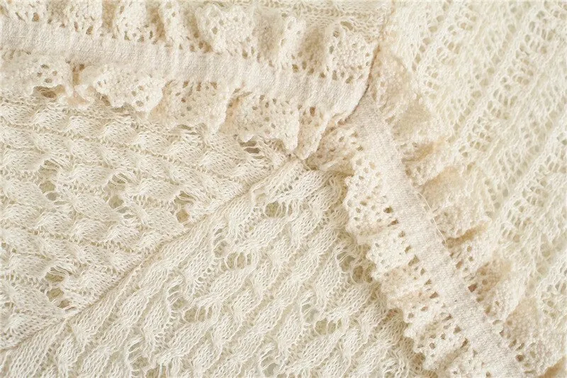 RUFFLED TRIMS KNITTED SWEATER