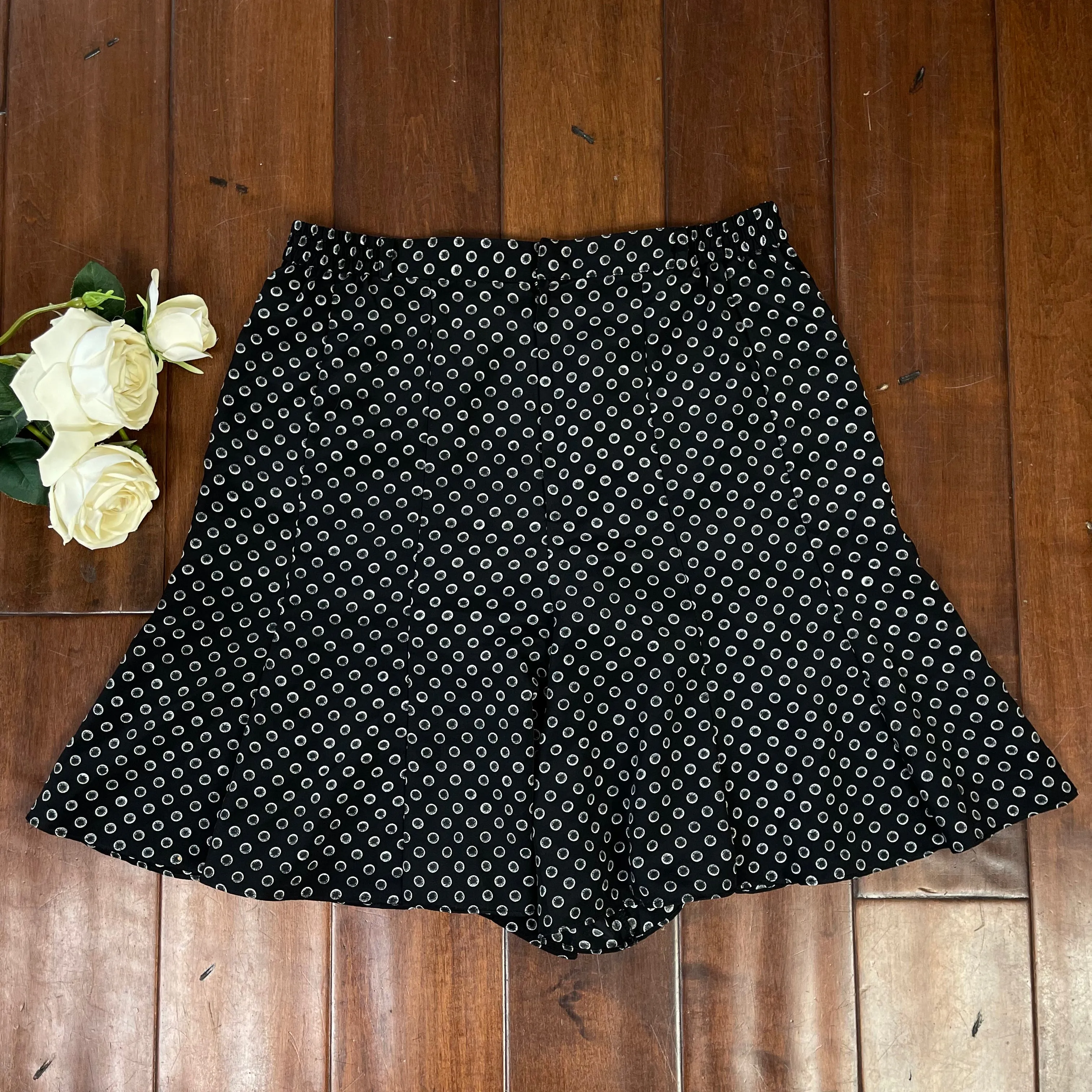 VINTAGE FLOWY SHORTS